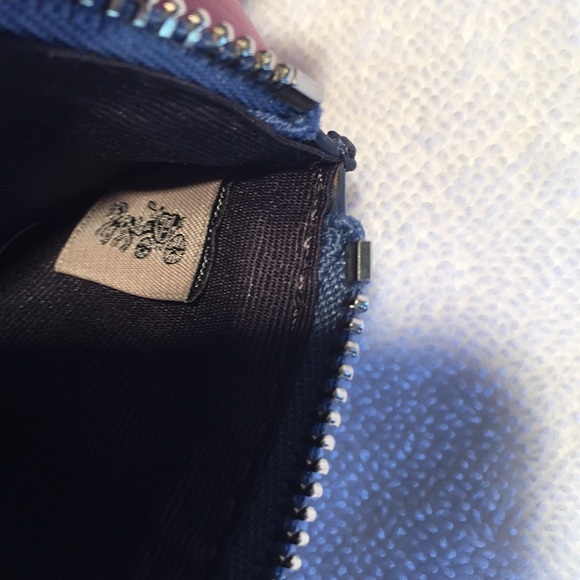 ‼️SOLD‼️ Authentic Coach Wristlet -Navy - Picture 7 of 7